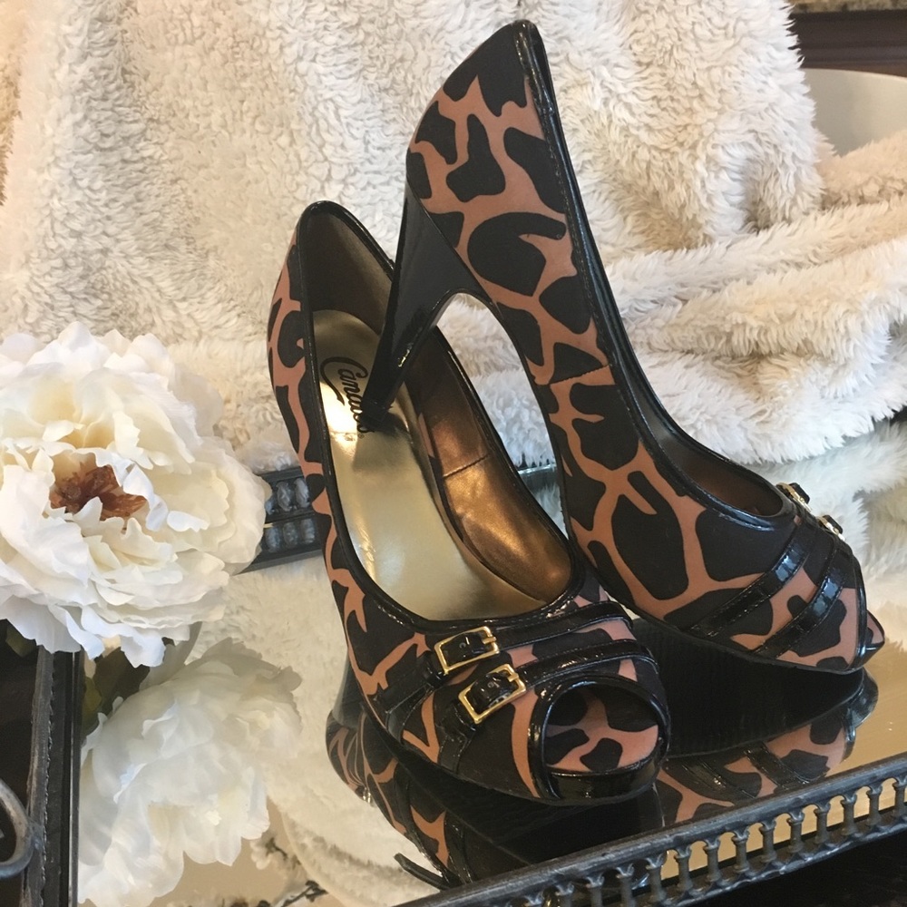 Candie’s Drue Print Peep Toe Buckle Heels 9M